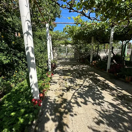 Progon House בית הארחה Tepelene