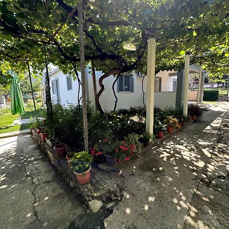 Progon House בית הארחה