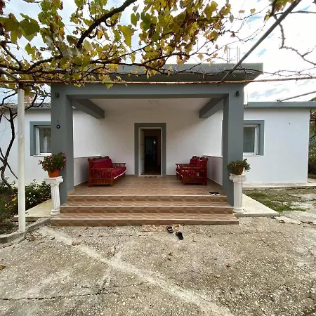 Progon House 招待所