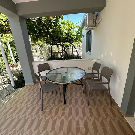 Progon House Tepelene